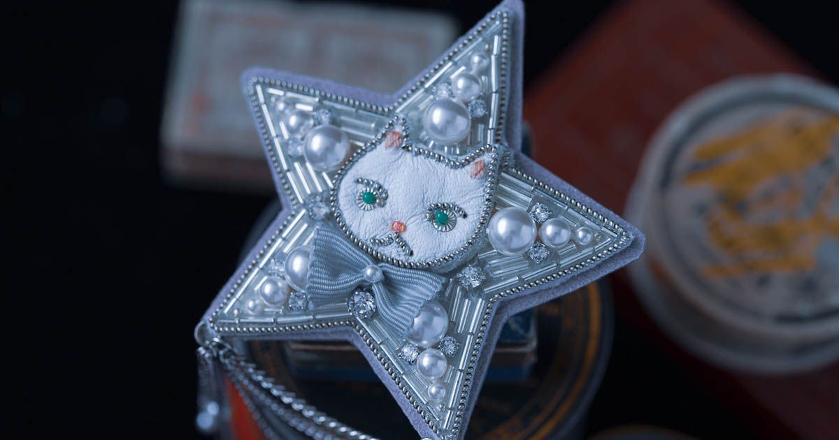 星のニャーナス刺繍ブローチ